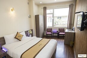 Purple Star Hotel