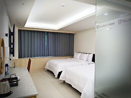 Bluebird Hotel