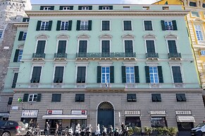 Sea View Apartment Next To Acquarium