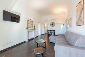 Sea View Apartment Next To Acquarium