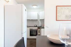 Sea View Apartment Next To Acquarium