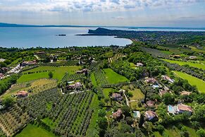 Borgo Antico Cisano With Pool