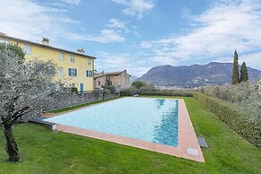 Borgo Antico Cisano With Pool