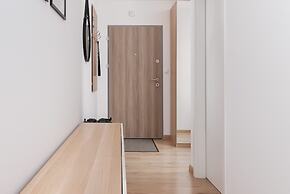 Private Garden Apartment by Renters