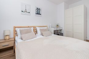 Private Garden Apartment by Renters