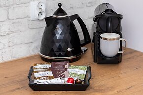 Private Garden Apartment by Renters