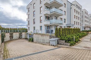 Private Garden Apartment by Renters
