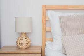 Private Garden Apartment by Renters