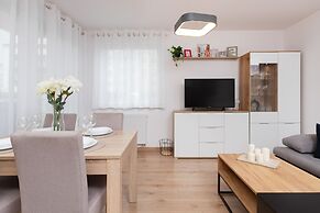 Private Garden Apartment by Renters