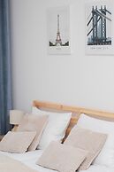 Private Garden Apartment by Renters