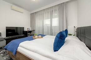 Elegant Studio in Kraków by Renters