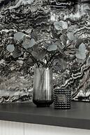 Elegant Studio in Kraków by Renters