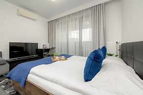 Elegant Studio in Kraków by Renters