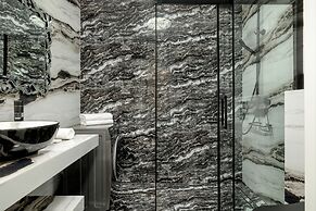 Elegant Studio in Kraków by Renters