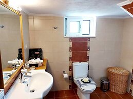 Socrate's Apartment's With Share Pool