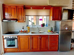 Socrate's Apartment's With Share Pool