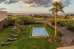 Socrate's Apartment's With Share Pool