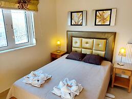 Socrate's Apartment's With Share Pool