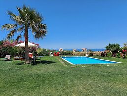 Socrate's Apartment's With Share Pool