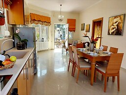 Socrate's Apartment's With Share Pool