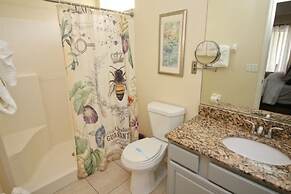 Gorgeous 4 Bed Home In Gated Community! 4 Bedroom Villa by RedAwning