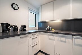 Borough Flat With City Views by Underthedoormat