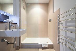 Borough Flat With City Views by Underthedoormat