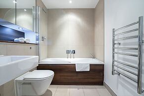 Borough Flat With City Views by Underthedoormat