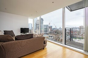 Borough Flat With City Views by Underthedoormat