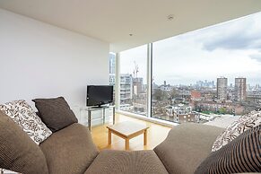 Borough Flat With City Views by Underthedoormat