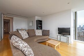 Borough Flat With City Views by Underthedoormat