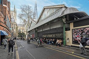 Borough Flat With City Views by Underthedoormat