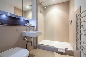 Borough Flat With City Views by Underthedoormat