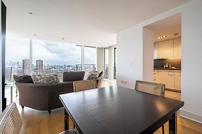 Borough Flat With City Views by Underthedoormat