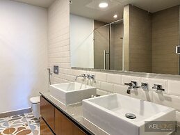 WelHome - Prime 1BR Apartment at Oia Residence