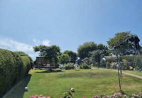 Glamping Cabin - Great for Hikers - Breakfast Inc!