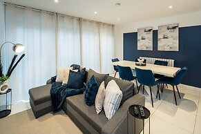 Charming 2-bed House in Central