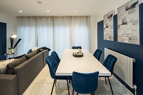 Charming 2-bed House in Central