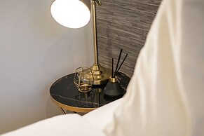 Charming 2-bed House in Central