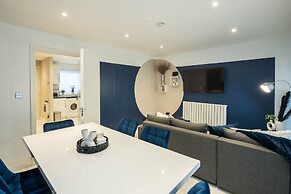 Charming 2-bed House in Central