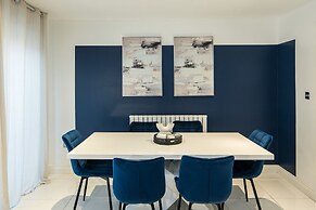 Charming 2-bed House in Central