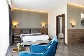 Ezkar Bathonea Art İstanbul Hotel