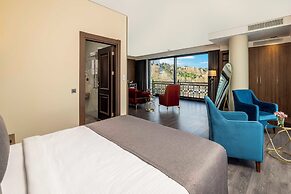 Ezkar Bathonea Art İstanbul Hotel