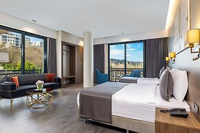 Ezkar Bathonea Art İstanbul Hotel