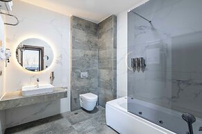 Ezkar Bathonea Art İstanbul Hotel