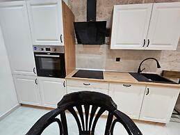 Apartment Antonio, on the Seafront With Garden