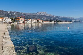 Apartment Antonio, on the Seafront With Garden