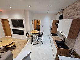 Apartment Antonio, on the Seafront With Garden