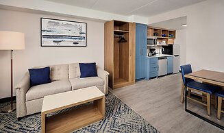 Candlewood Suites Burlington Conference Centre by IHG