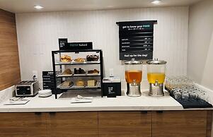 Candlewood Suites Burlington Conference Centre by IHG